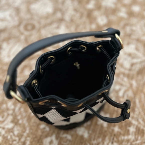 Checkered bucket bag - Picture 4 of 7